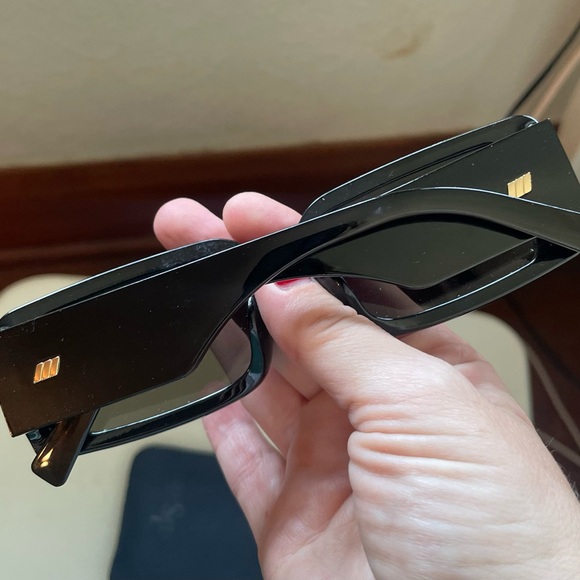 Le Spec Impeccable Sunglasses - Picture 3 of 4